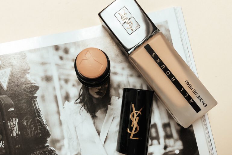 YVES SAINT LAURENT All Hours Foundation Stick